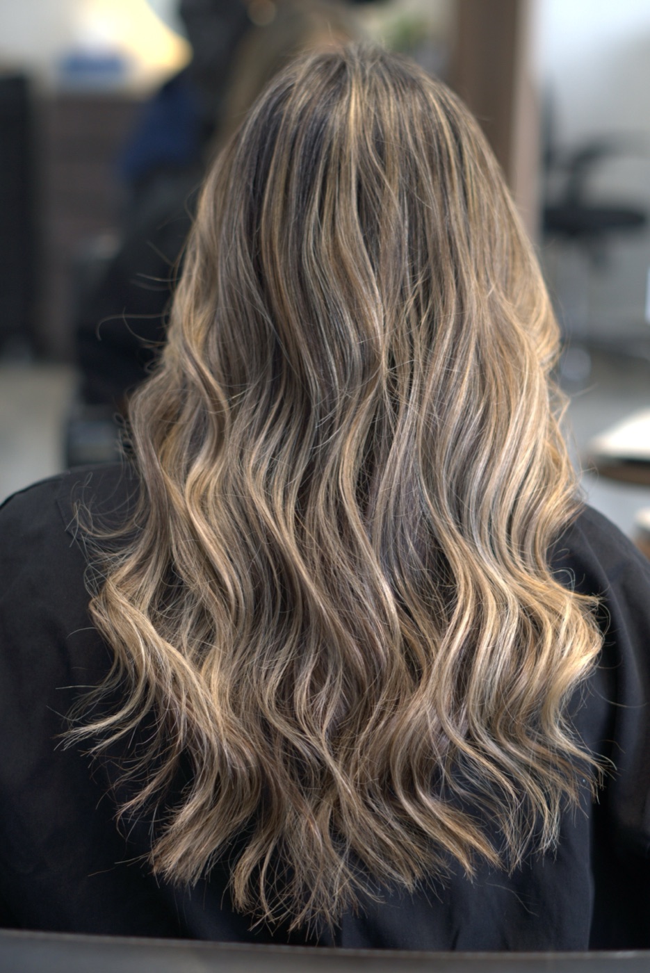Balayage rubio realizado en Tribeca Hair Studio, Monterrey